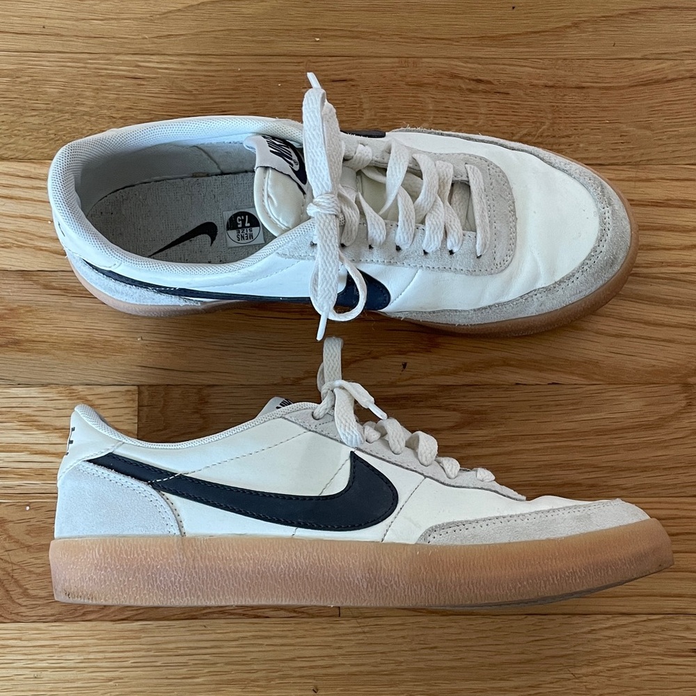 Nike White and navy Casual Sneakers